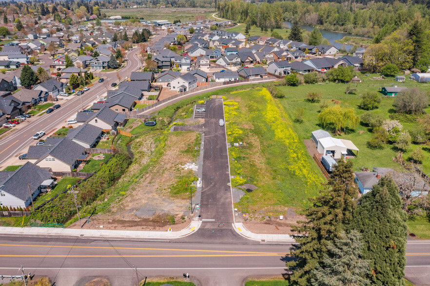 37731 River Trail Place, Lebanon, OR for sale - Building Photo - Image 1 of 1