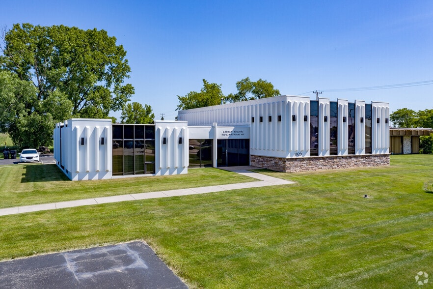 1920 E Northland Ave, Appleton, WI for sale - Primary Photo - Image 1 of 1