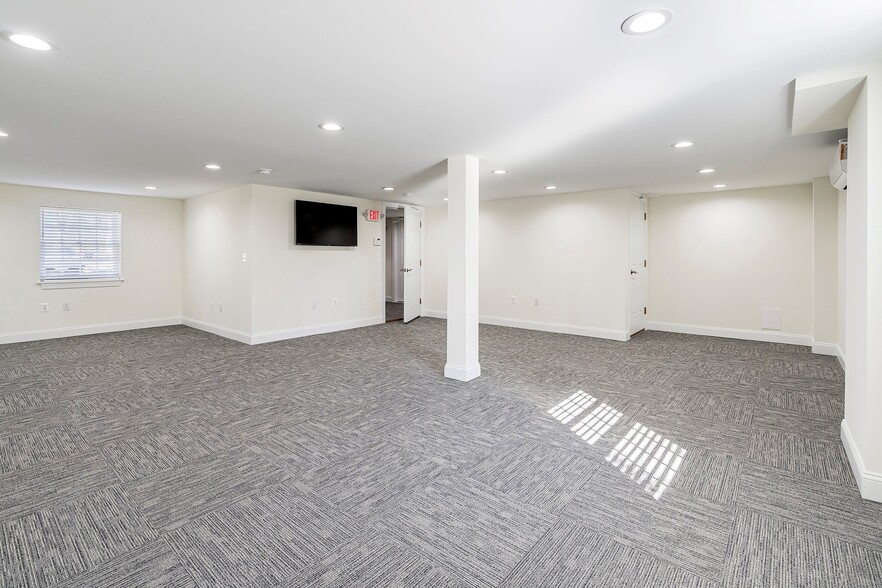 121 Wells Mill Rd, Waretown, NJ for lease - Building Photo - Image 3 of 16