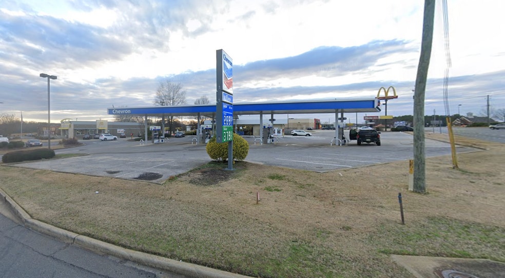 MidState Petroleum | 6 AL Locations portfolio of 6 properties for sale on LoopNet.com - Building Photo - Image 3 of 6