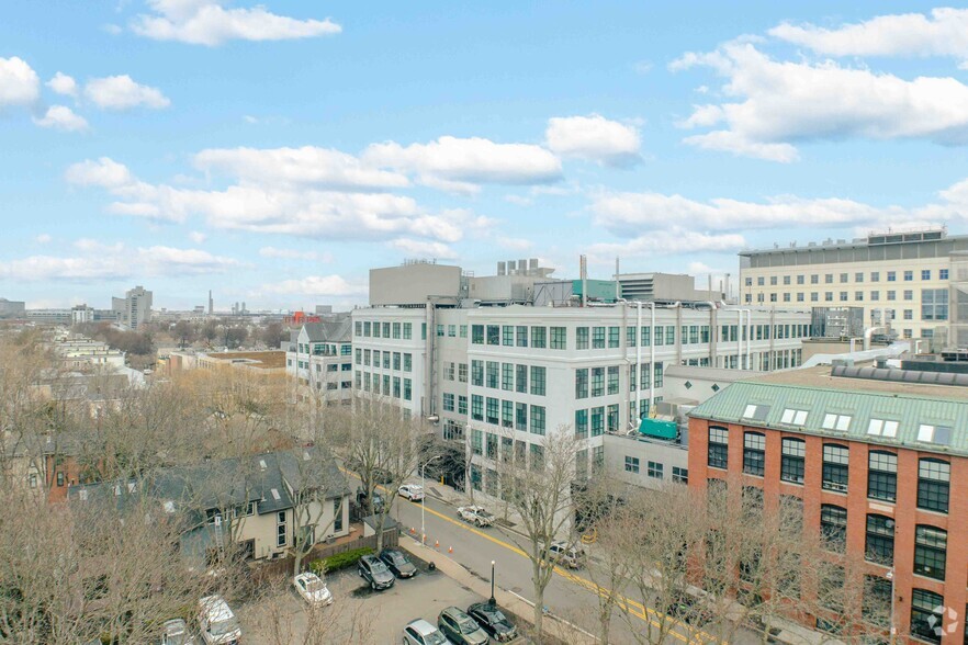 1 Kendall Sq, Cambridge, MA for lease - Building Photo - Image 2 of 9