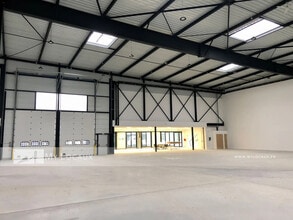 Flex in Groslay for sale Interior Photo- Image 2 of 34