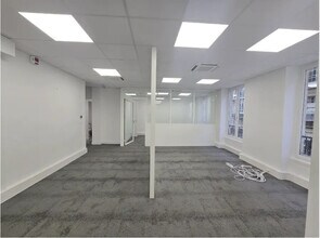 50 Rue De Miromesnil, Paris for sale Interior Photo- Image 2 of 5