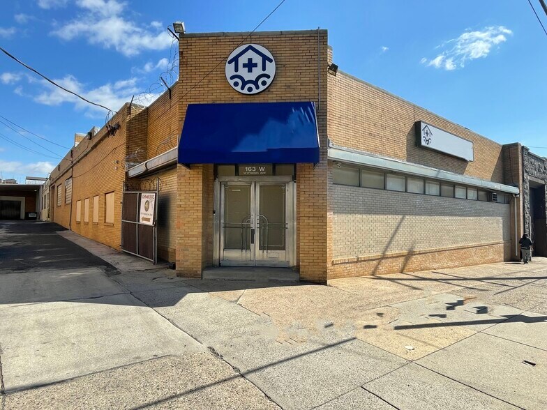 163-171 W Wyoming Ave, Philadelphia, PA for lease - Building Photo - Image 1 of 7