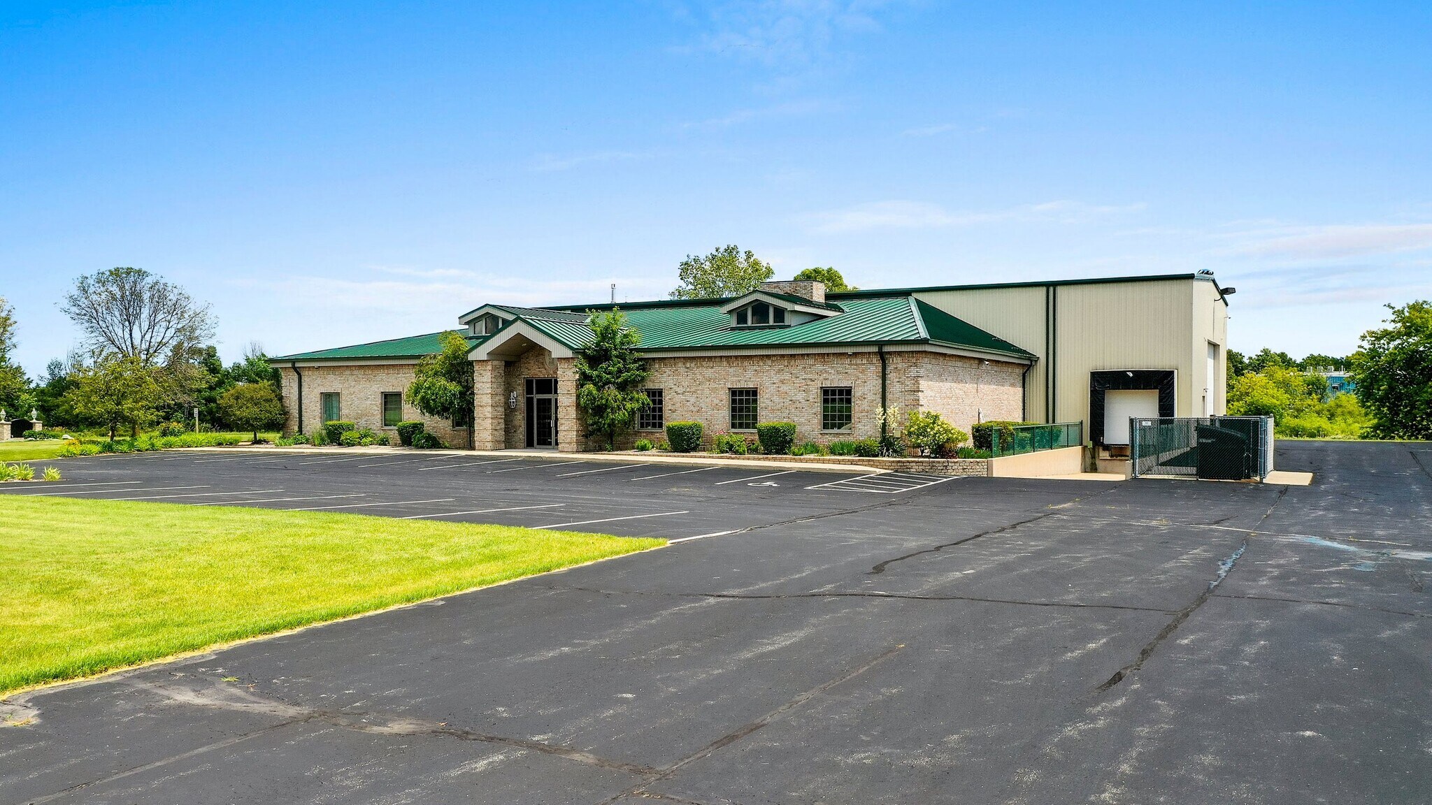 1245 W Main Ave, De Pere, WI for sale Building Photo- Image 1 of 1