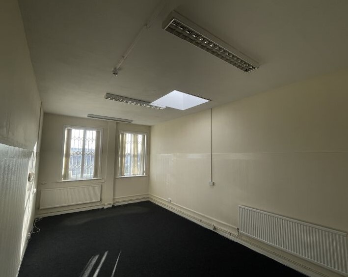 Road One, Winsford for lease Interior Photo- Image 1 of 4