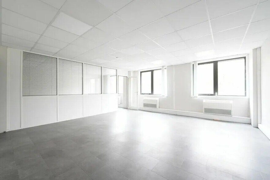 Office in Dardilly for lease - Interior Photo - Image 3 of 10