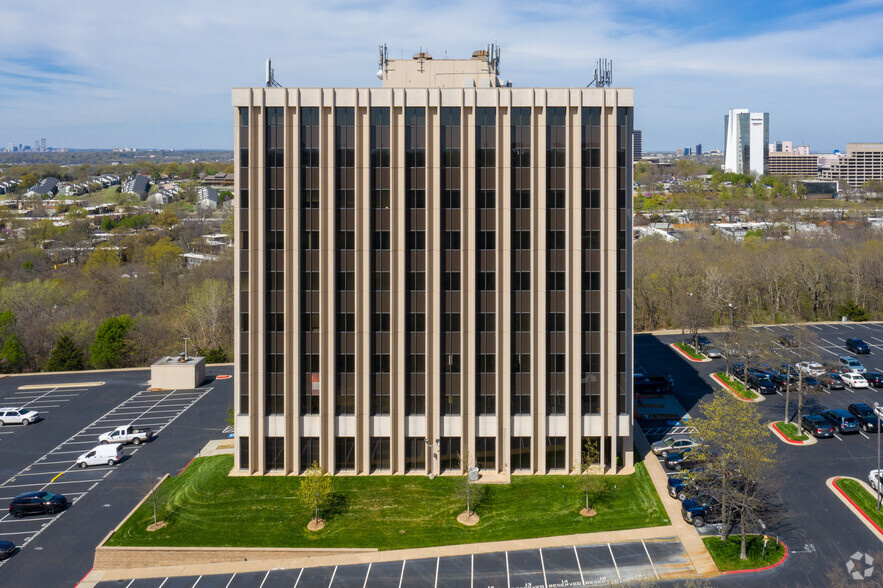 7060 S Yale Ave, Tulsa, OK for lease - Building Photo - Image 2 of 3