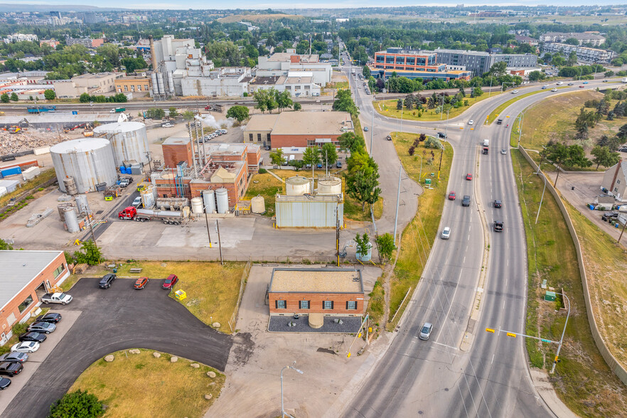 2225 15th St SE, Calgary, AB for sale - Aerial - Image 3 of 39