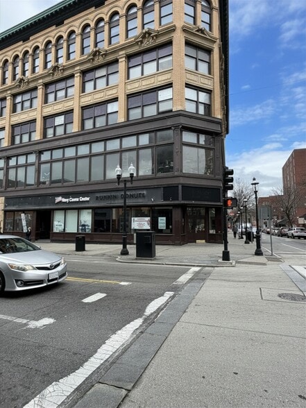 24 Merrimack St, Lowell, MA for lease - Building Photo - Image 2 of 6