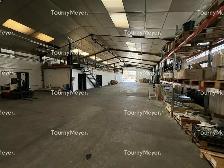 Flex in Cugnaux for lease - Building Photo - Image 3 of 8