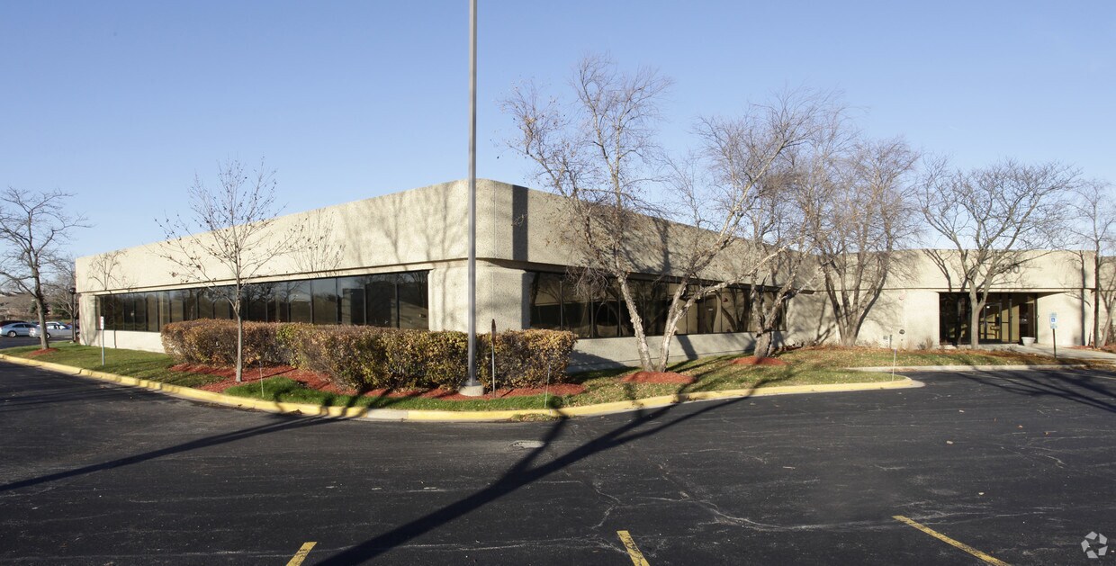 860 E Algonquin Rd, Schaumburg, IL for sale Building Photo- Image 1 of 1