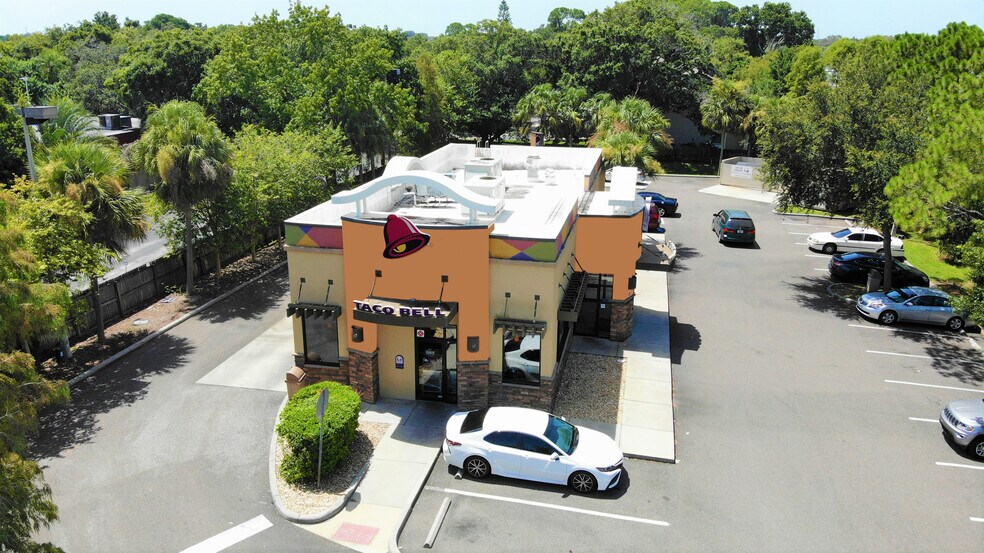 5225 E Bay Dr, Clearwater, FL for sale - Building Photo - Image 1 of 1