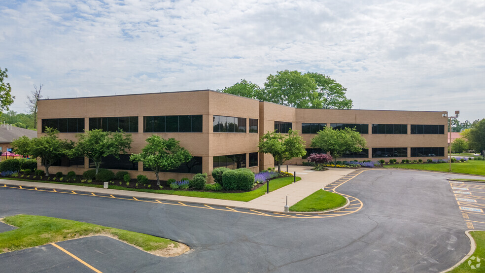 4020 Executive Dr, Beavercreek, OH for lease - Building Photo - Image 1 of 4