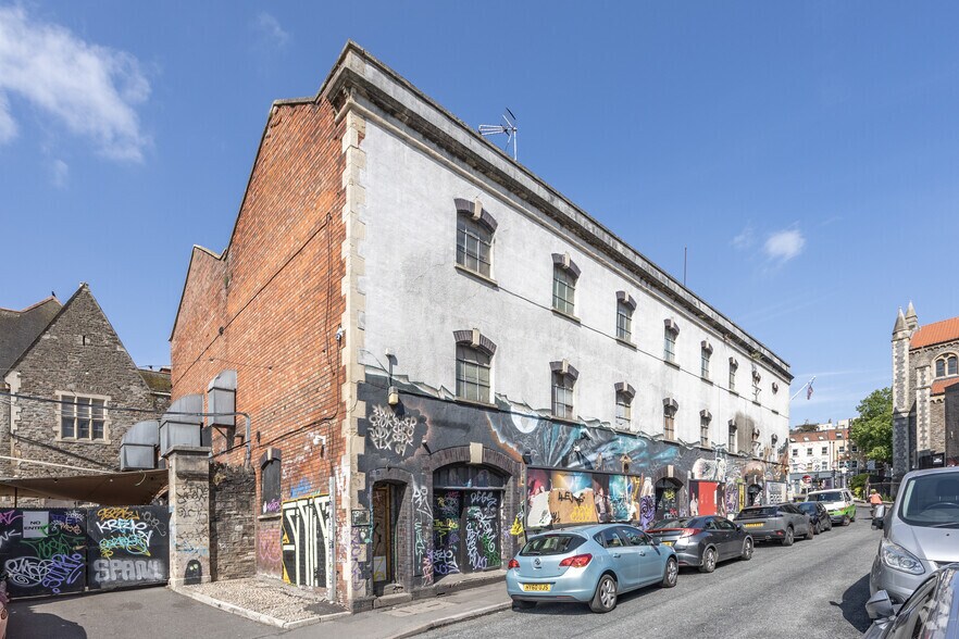 The Old Bottle Works Development portfolio of 2 properties for sale on LoopNet.com - Primary Photo - Image 2 of 8