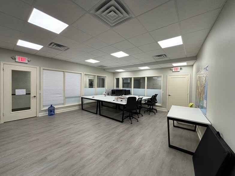 35-37 Kings Hwy, Haddonfield, NJ for lease - Interior Photo - Image 2 of 6