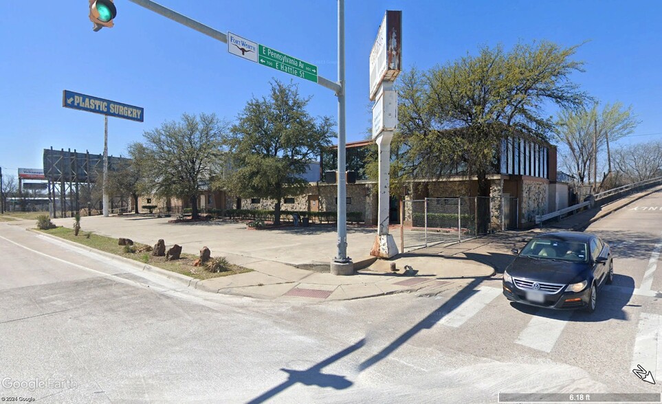 704 South Fwy, Fort Worth, TX for sale - Primary Photo - Image 1 of 8