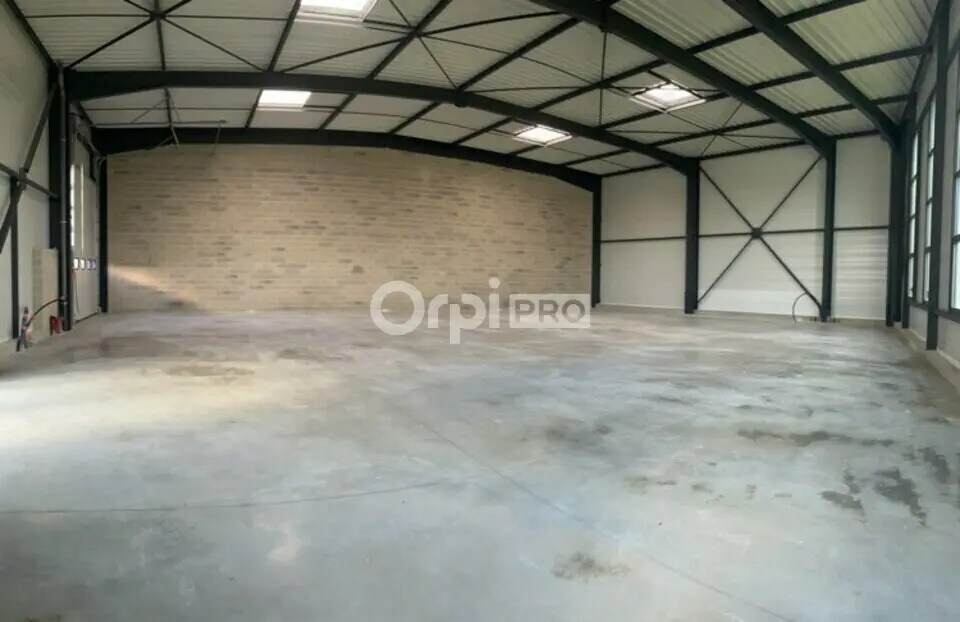 Flex in Beaune for lease Building Photo- Image 1 of 7