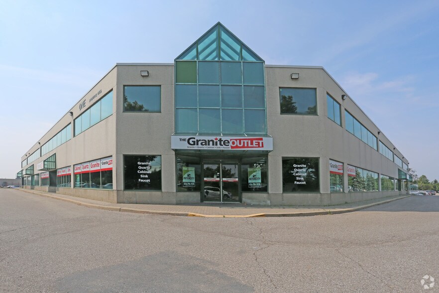 1 Applewood Cres, Vaughan, ON for lease - Building Photo - Image 2 of 5