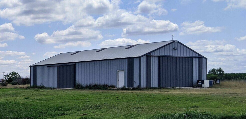 377 Partnership Rd, Seguin, TX for lease - Building Photo - Image 1 of 12