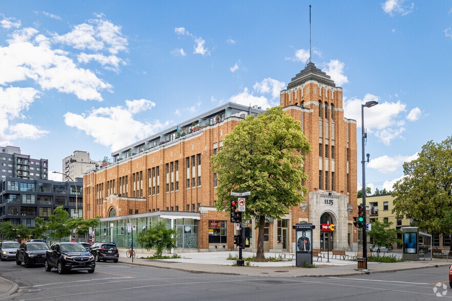 2035 Rue Atateken, Montréal, QC for sale - Primary Photo - Image 1 of 1