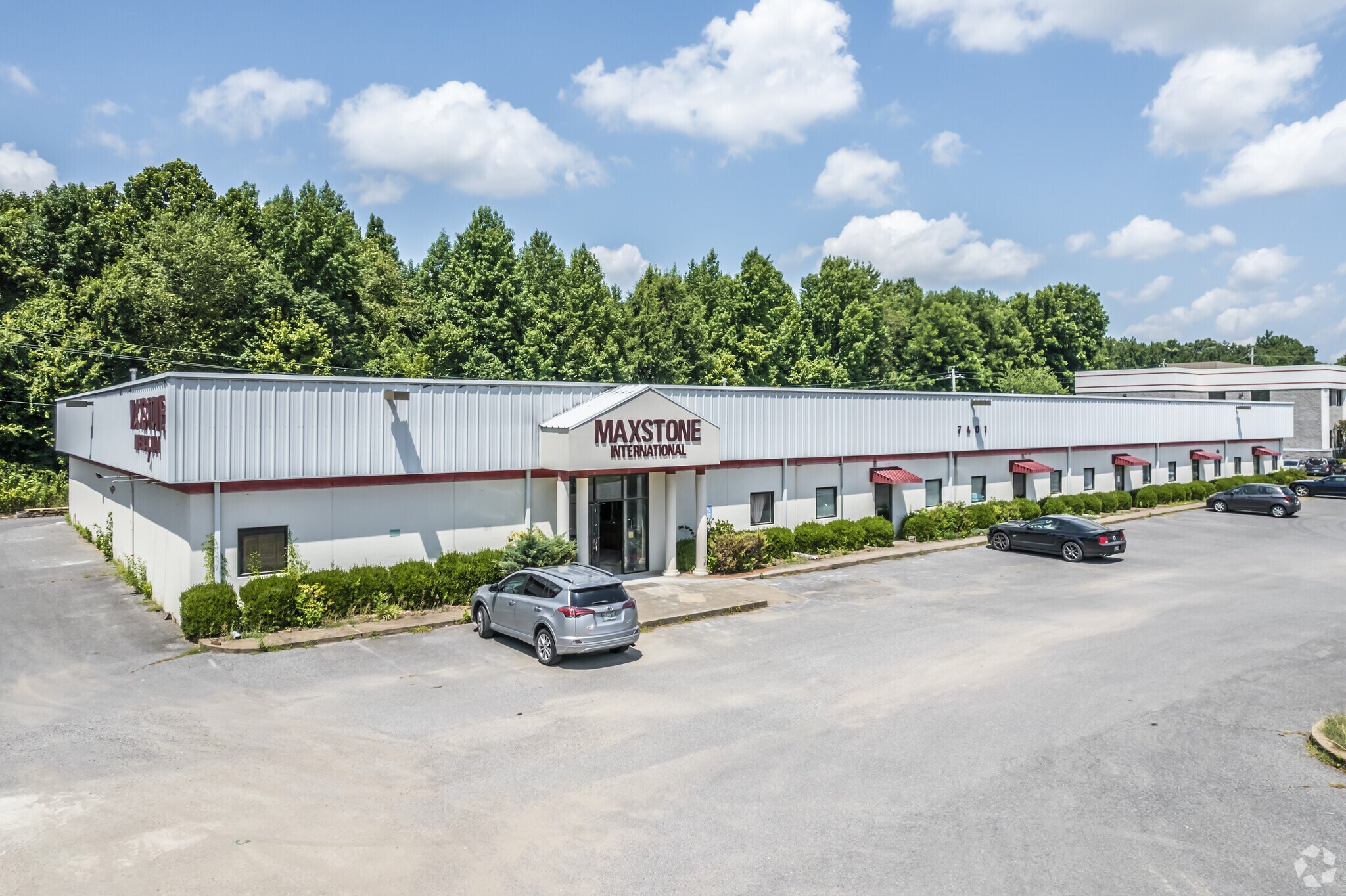 7401 Adrianne Pl, Bartlett, TN for lease Building Photo- Image 1 of 9