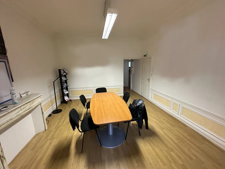 Office in Reims for lease - Interior Photo - Image 3 of 5