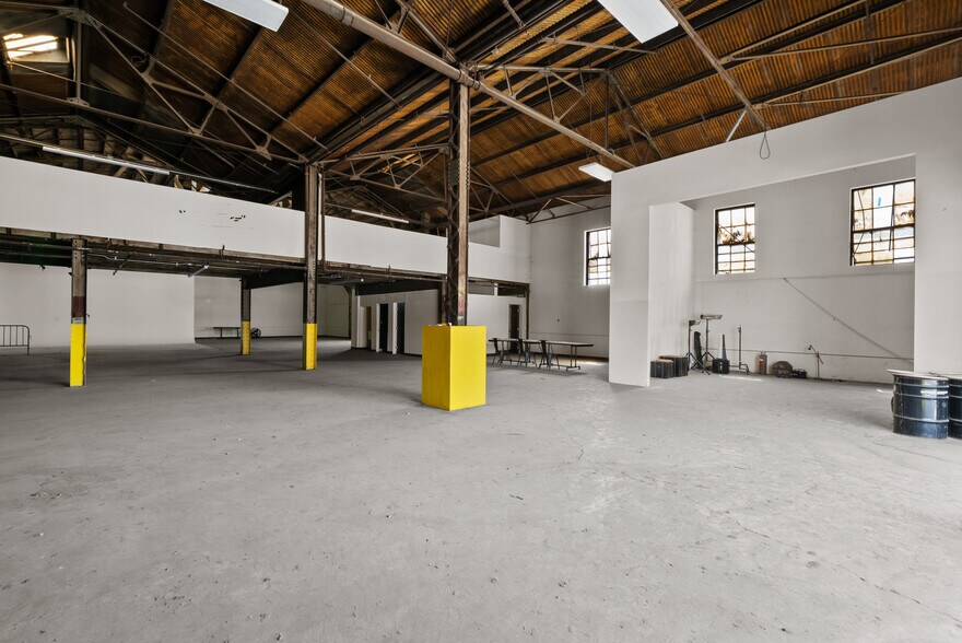 2416 E 24th St, Vernon, CA for lease - Building Photo - Image 2 of 10