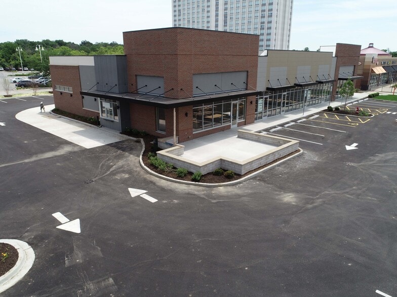 751 N Milwaukee Ave, Wheeling, IL for lease - Building Photo - Image 2 of 7
