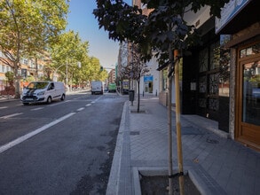 Retail in Madrid, Madrid for lease Interior Photo- Image 2 of 27