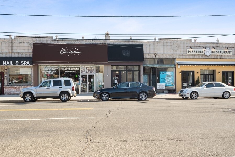 587621 E Boston Post Rd, Mamaroneck, NY 10543 The Post Road Center