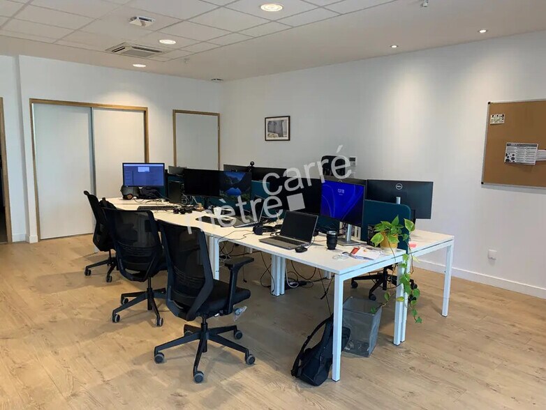 Office in Nantes for lease - Interior Photo - Image 1 of 10