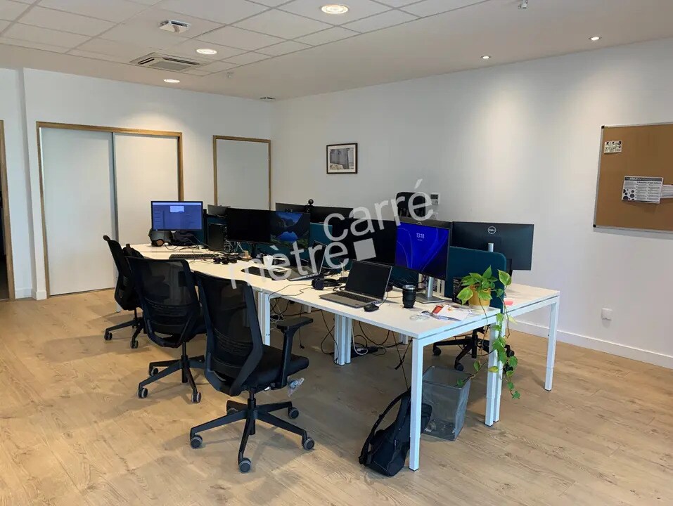Office in Nantes for lease Interior Photo- Image 1 of 11