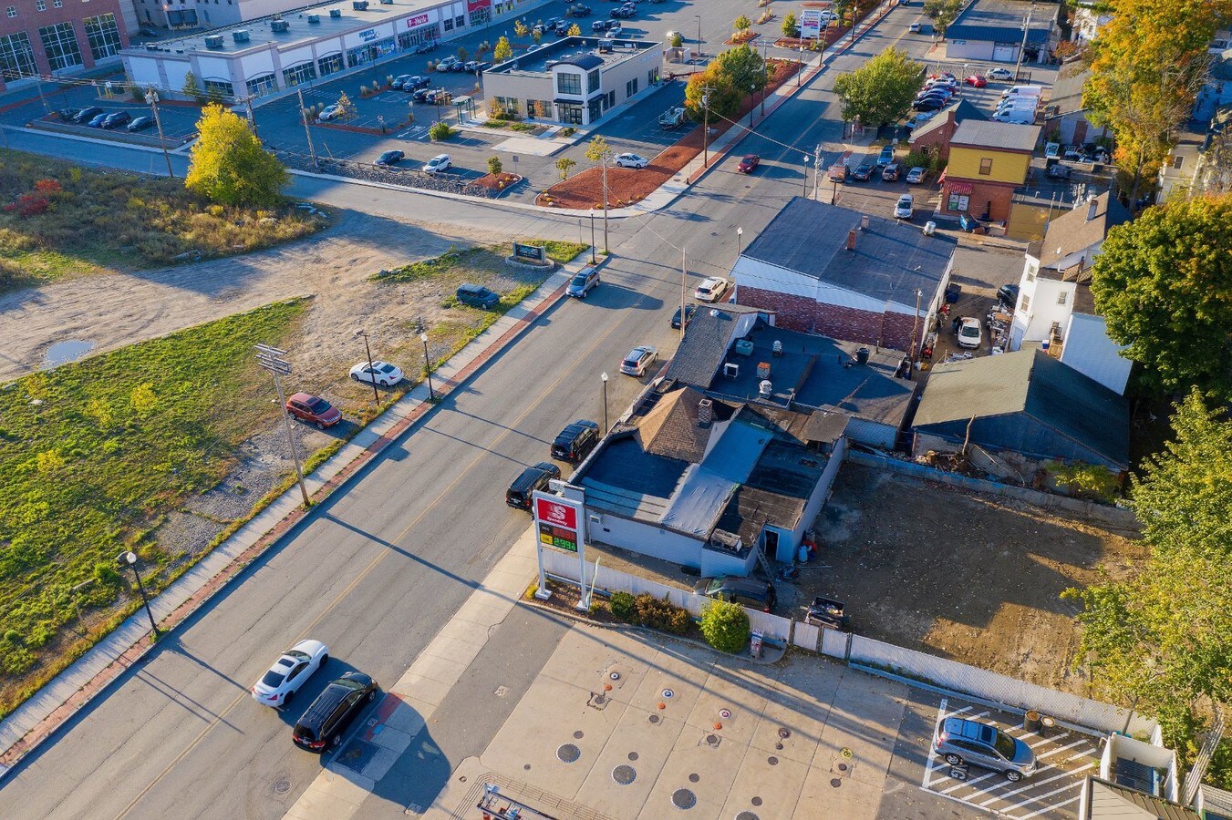 635637 Broadway, Lawrence, MA 01841