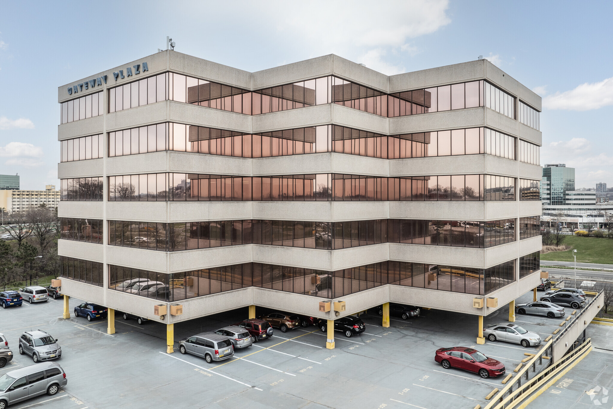 1 Harmon Meadow Blvd, Secaucus, NJ for lease Building Photo- Image 1 of 7