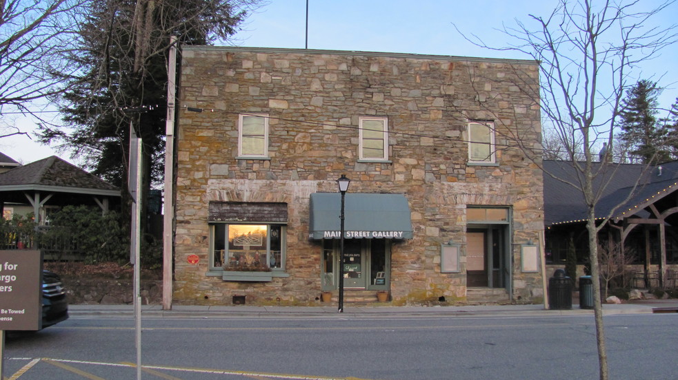 960 Main St, Blowing Rock, NC for sale - Building Photo - Image 1 of 1