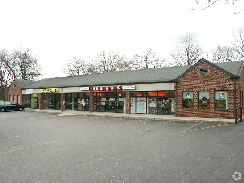 9708 Kenwood Rd, Blue Ash, OH for lease - Building Photo - Image 2 of 9