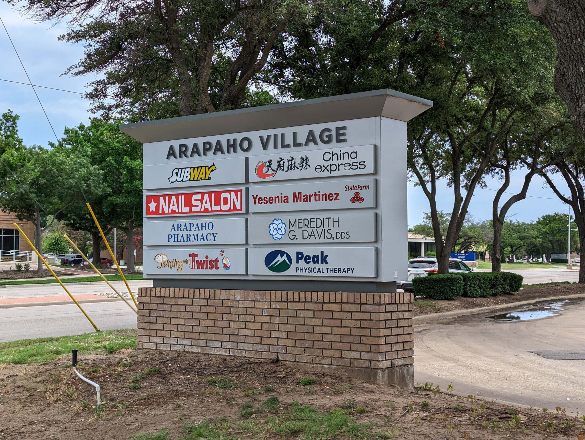 819 W Arapaho Rd, Richardson, TX 75080 Arapaho Village