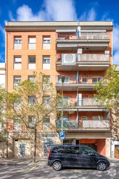Multifamily in Barcelona, Barcelona for sale - Primary Photo - Image 1 of 1