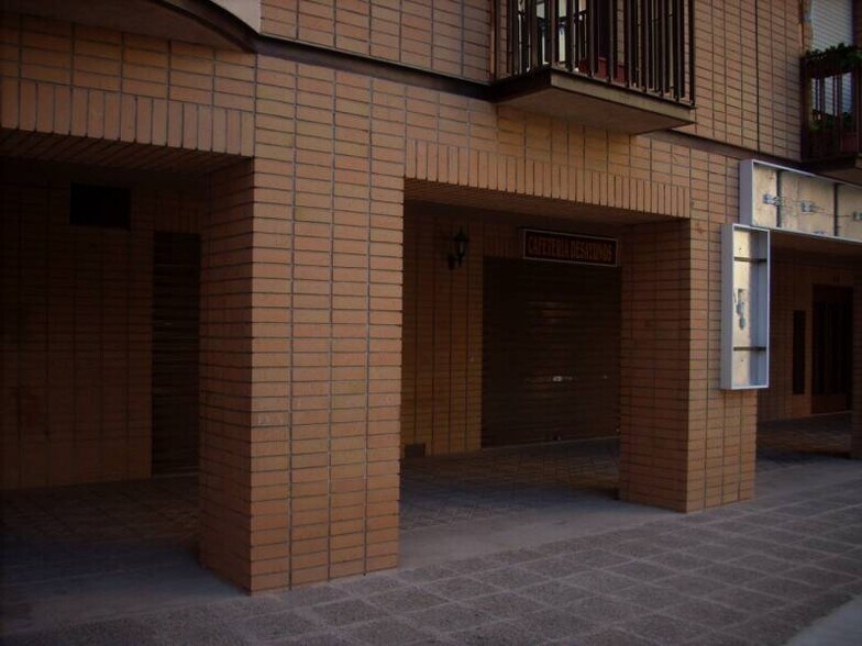 Retail in Alicante for sale - Building Photo - Image 1 of 3
