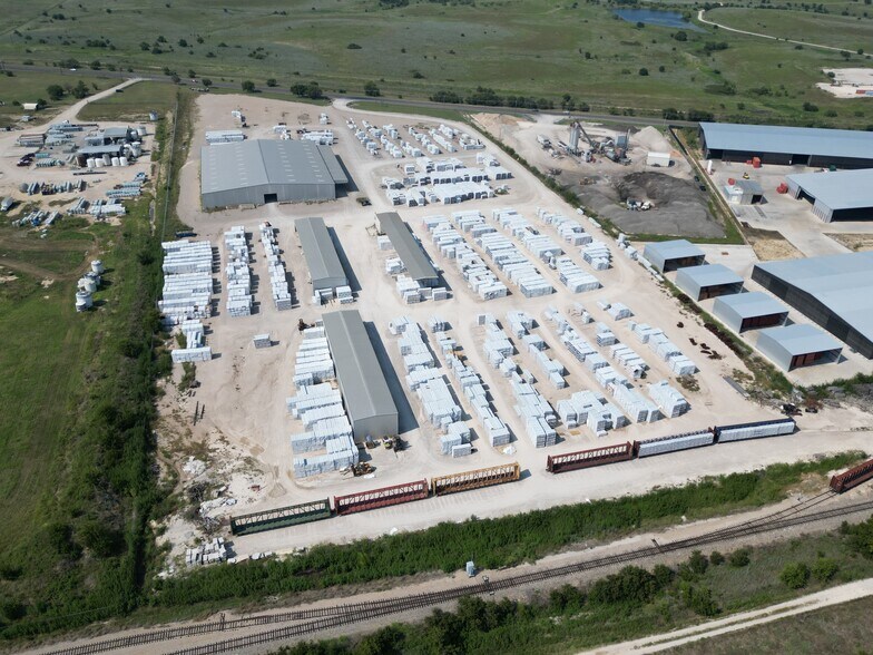 2400 N Cresson Hwy, Cresson, TX for sale - Primary Photo - Image 1 of 1