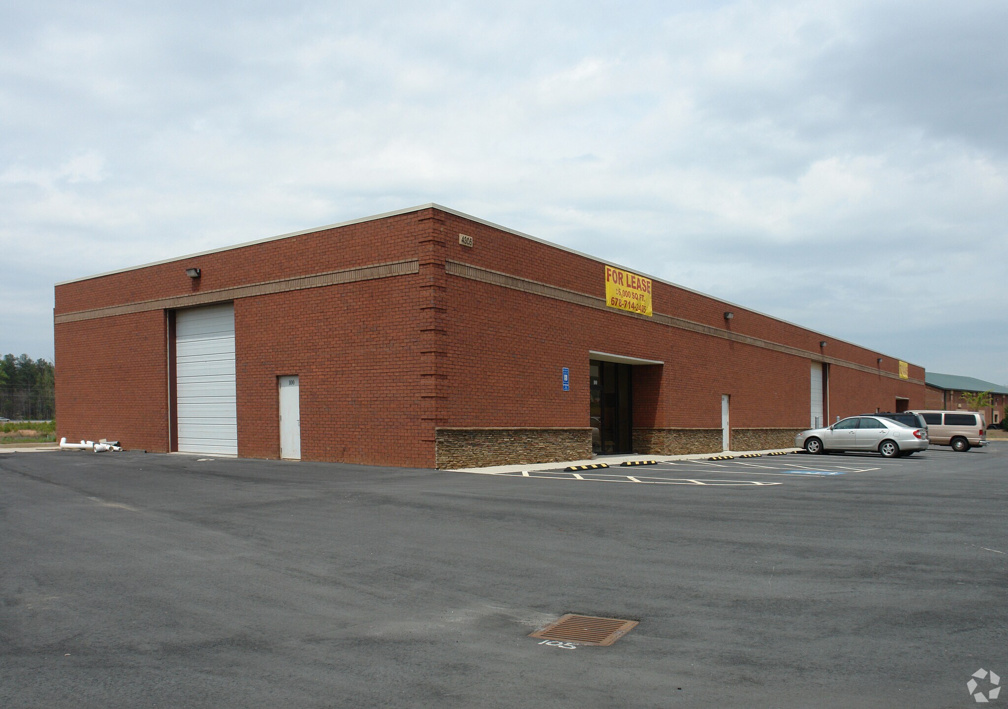 4305 Brogdon Exchange, Suwanee, GA for sale Primary Photo- Image 1 of 1