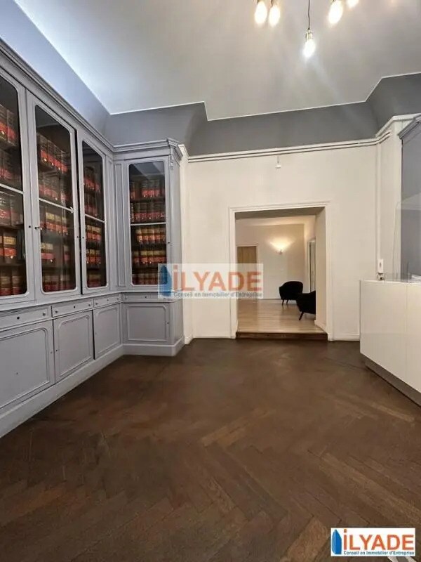 58 Voie La Canebiere, Marseille for lease Interior Photo- Image 1 of 5