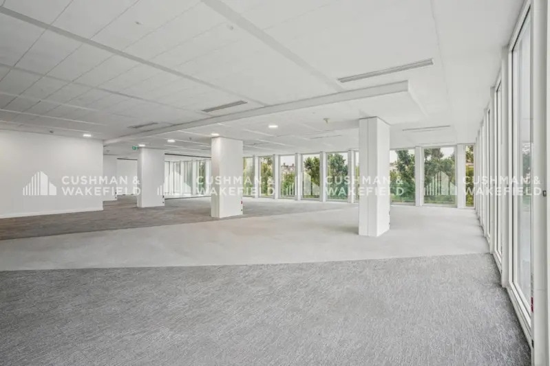 20-26 Boulevard Du Parc, Neuilly-sur-Seine for lease Interior Photo- Image 1 of 9