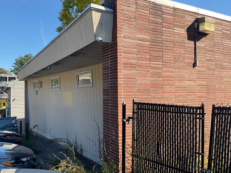 82 Railroad St, Great Barrington, MA for sale - Building Photo - Image 3 of 30