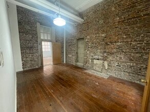 2215 Strand St, Galveston, TX for lease Interior Photo- Image 1 of 3