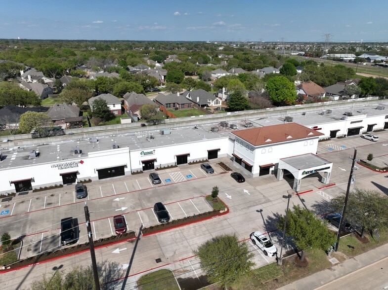 20320 Northwest Fwy, Houston, TX for lease - Building Photo - Image 3 of 19