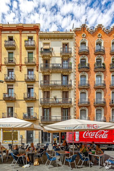 Retail in Barcelona, Barcelona for lease - Primary Photo - Image 1 of 1