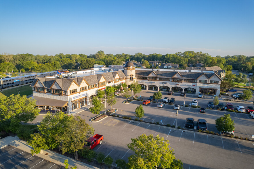 840 S Waukegan Rd, Lake Forest, IL for lease - Building Photo - Image 1 of 13