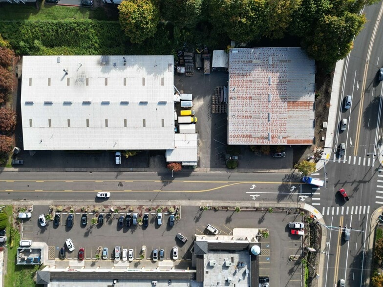 Two Industrial Warehouse Buildings portfolio of 2 properties for sale on LoopNet.com - Aerial - Image 3 of 16